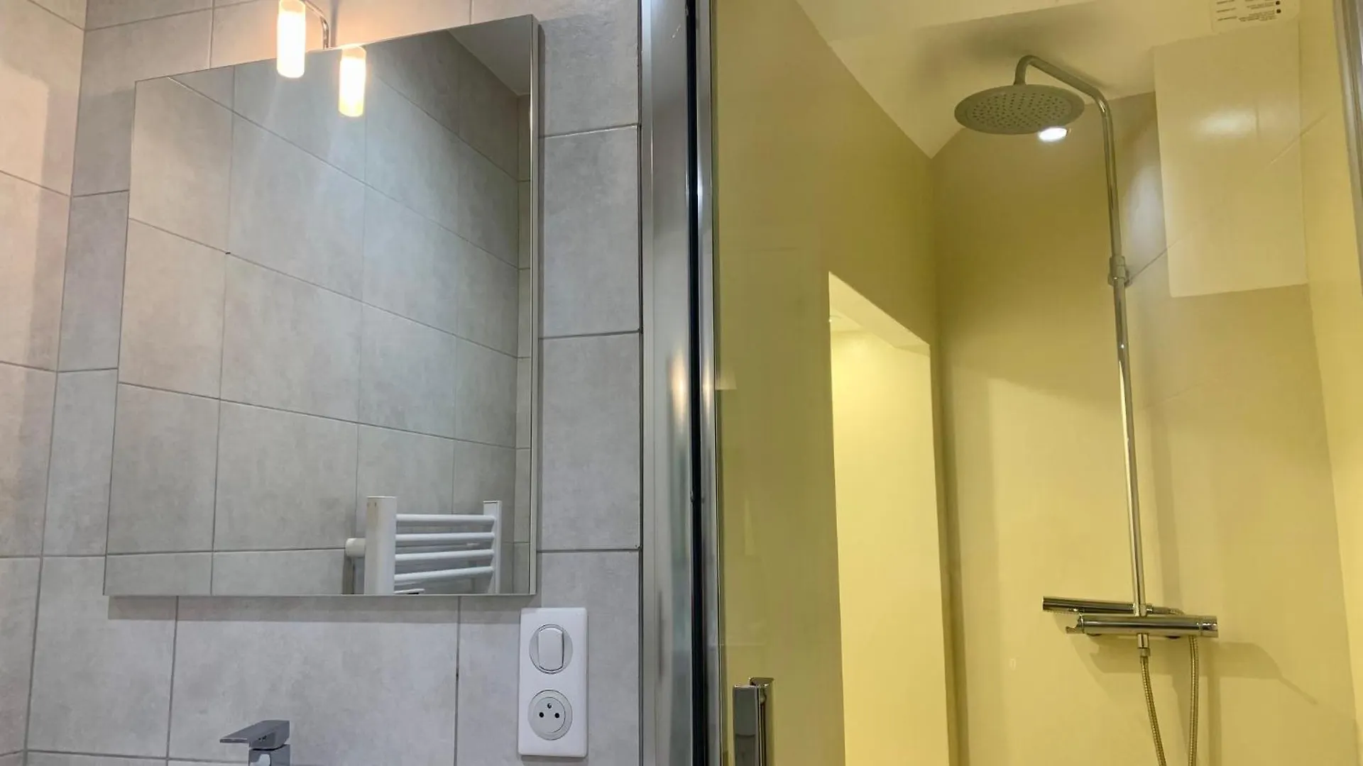 Aparthotel Riviera Nice 0*,  France